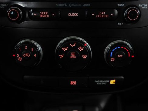 Used 2016 Kia Soul + image 20