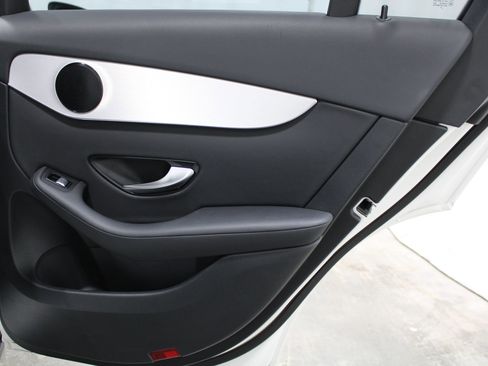 Used 2021 Mercedes-Benz GLC 300 image 21