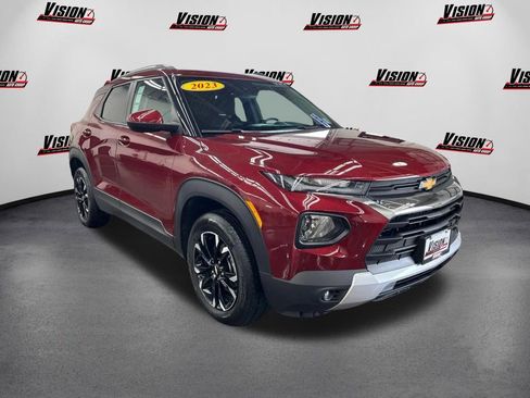 Used 2023 Chevrolet TrailBlazer LT w/ Convenience Package AWD/4WD image 3