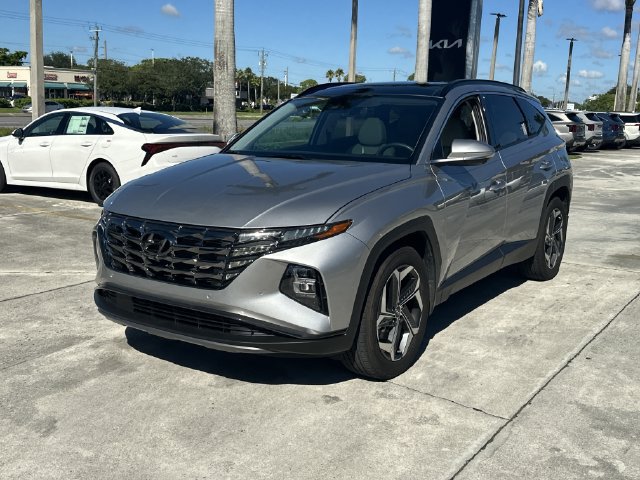 Used 2024 Hyundai Tucson Limited FWD image 2