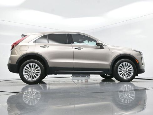 Certified 2024 Cadillac XT4 Luxury w/ Cold Weather Package FWD image 47