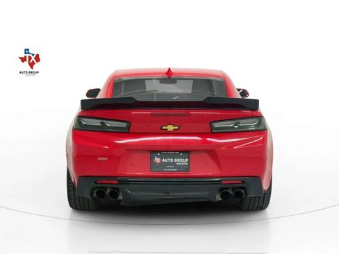 Used 2017 Chevrolet Camaro SS image 8