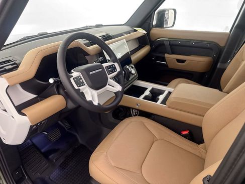 New 2026 Land Rover Defender 110 X-Dynamic SE image 9