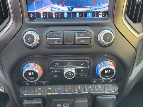 Used 2022 GMC Sierra 1500 AT4 w/ AT4 Premium Package AWD/4WD image 17