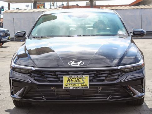 New 2025 Hyundai Elantra Limited image 2
