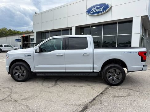 Used 2025 Ford F150 Lightning Lariat w/ Max Trailer Tow Package AWD/4WD image 4