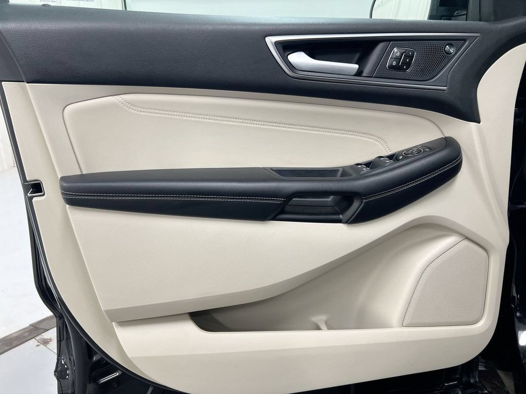 Used 2023 Ford Edge Titanium w/ Cargo Accessory Package AWD/4WD image 20