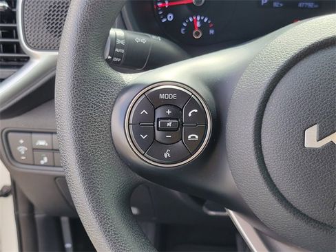 Certified 2022 Kia Soul LX w/ Technology Package image 19