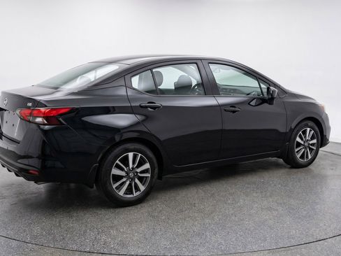 Used 2025 Nissan Versa SV FWD image 9