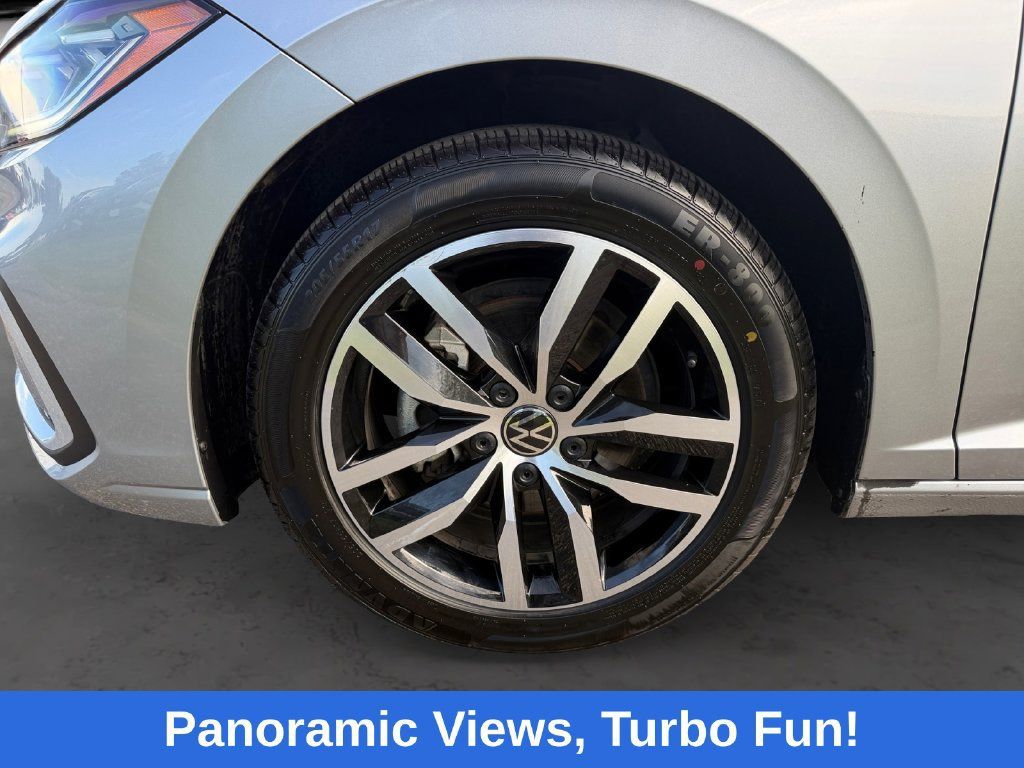 Used 2025 Volkswagen Jetta SE FWD image 15