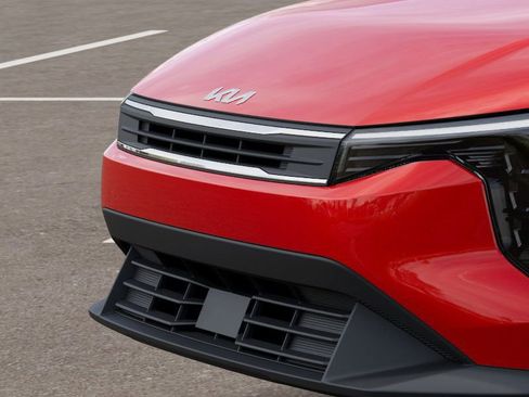 New 2025 Kia K4 LXS image 12