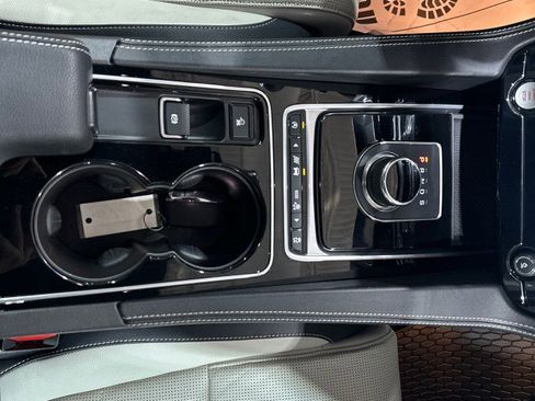 Used 2017 Jaguar F-PACE R-Sport image 37