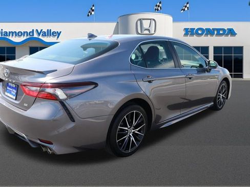 Used 2023 Toyota Camry SE FWD image 6