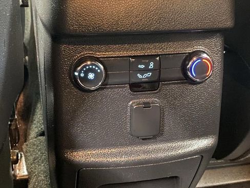 Used 2018 Ford Explorer XLT w/ Equipment Group 202A image 33