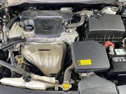 Used 2014 Toyota Camry LE image 11