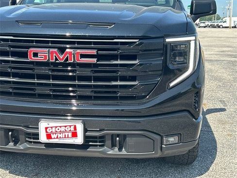 Used 2025 GMC Sierra 1500 Elevation image 13