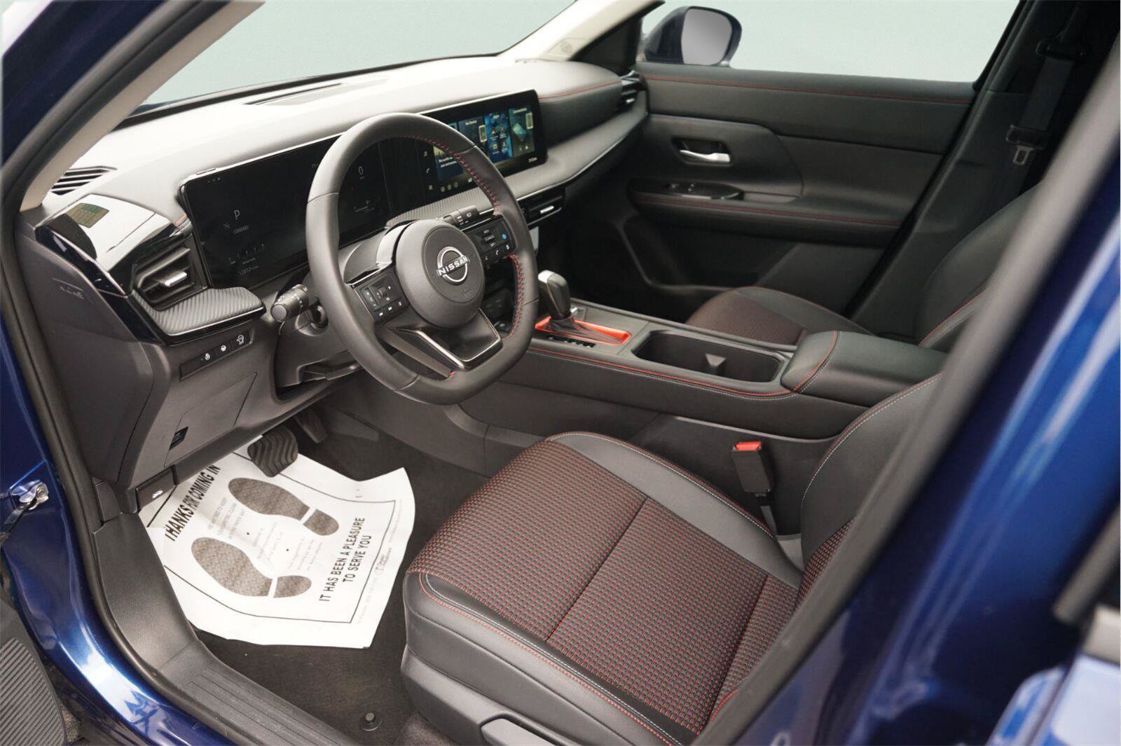 Used 2026 Nissan Kicks SR w/ SR Premium Package FWD image 8