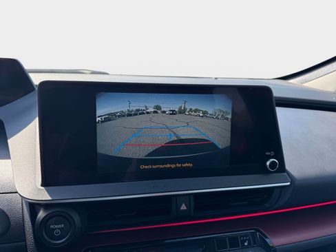 Used 2023 Toyota Prius Prime FWD image 33