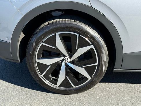 Used 2023 Volkswagen ID.4 Pro S image 8