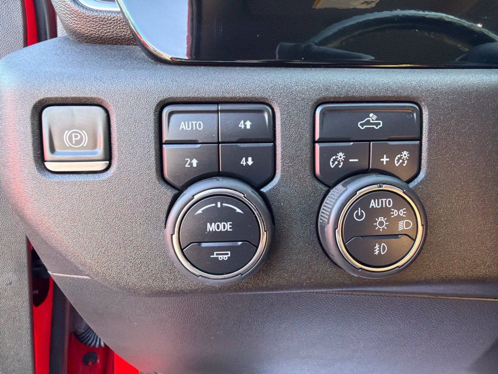 Used 2022 Chevrolet Silverado 1500 RST AWD/4WD image 24