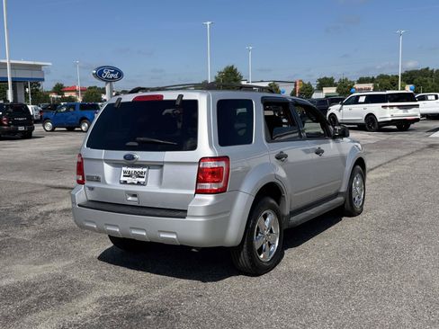 Used 2011 Ford Escape XLT w/ 202A Rapid Spec Order Code FWD image 2