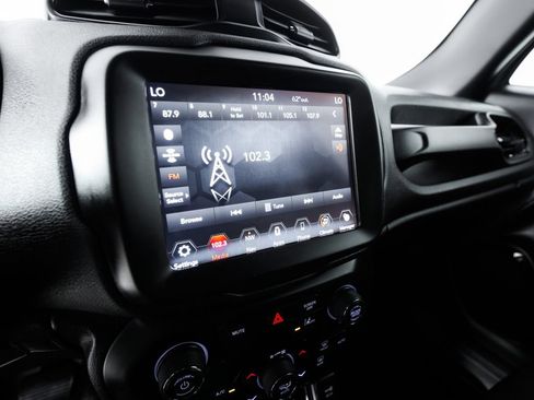 Used 2022 Jeep Renegade Altitude AWD/4WD image 23
