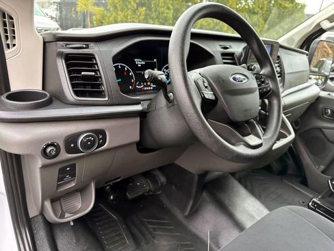 Used 2024 Ford Transit 250 Low Roof AWD w/ Exterior Upgrade Package image 18
