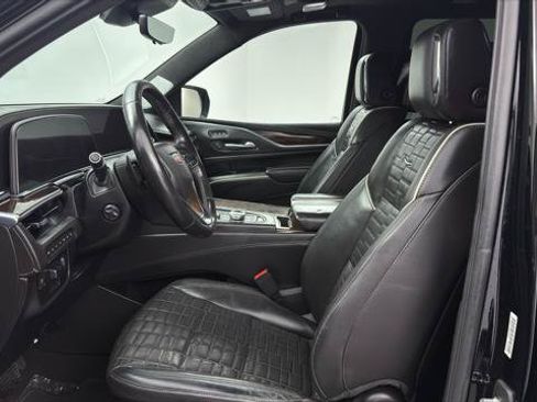 Used 2022 Cadillac Escalade ESV Sport Platinum w/ LPO, ONYX Package AWD/4WD image 16