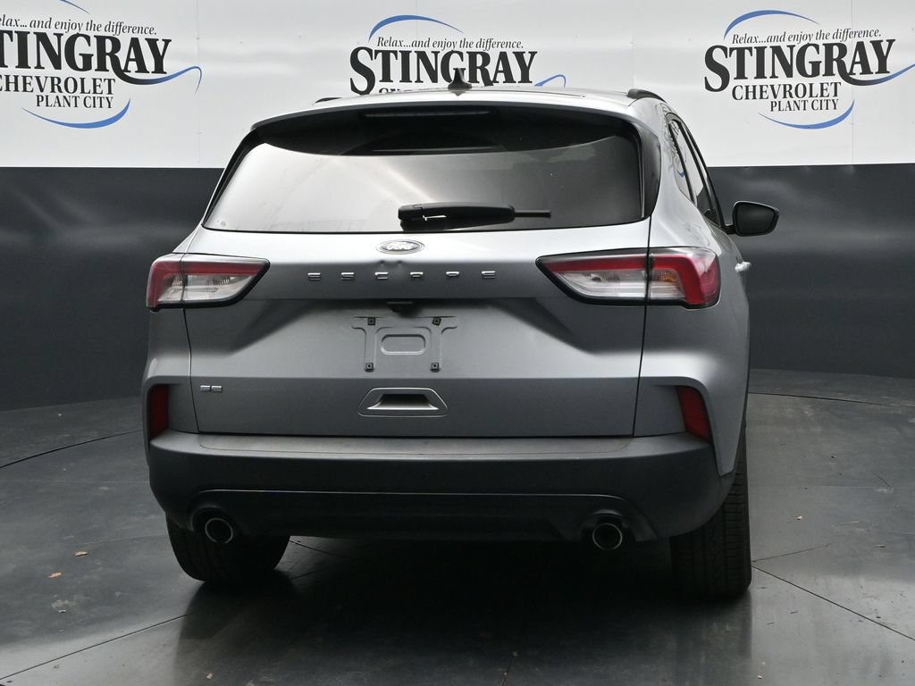Used 2022 Ford Escape SE w/ SE Sport Appearance Package FWD image 6