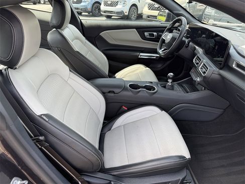 Used 2024 Ford Mustang GT Premium image 14
