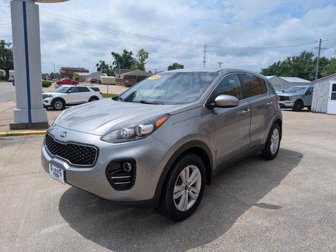 Used 2019 Kia Sportage LX image 3