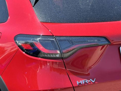 Certified 2025 Honda HR-V Sport image 8