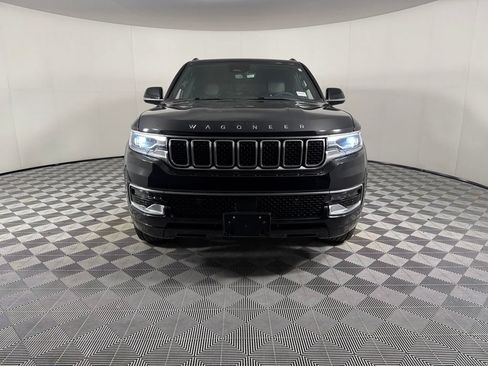 Used 2023 Jeep Wagoneer 4WD image 3