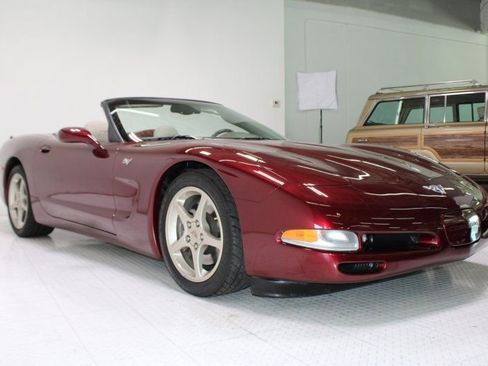 Used 2003 Chevrolet Corvette 50th Anniversary Edition w/ Preferred Equipment Group1 image 10