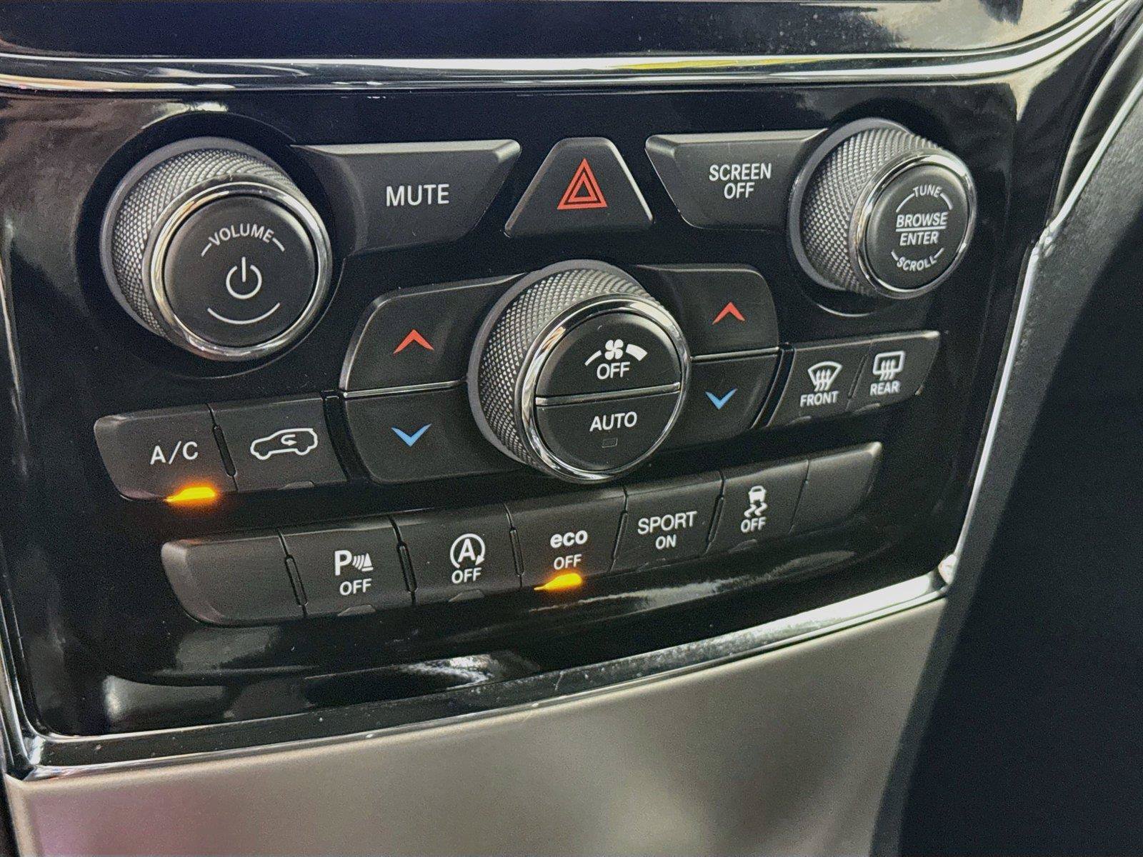 Used 2019 Jeep Grand Cherokee Limited w/ Luxury Group II AWD/4WD image 9