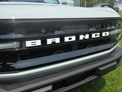 Used 2024 Ford Bronco Outer Banks AWD/4WD image 25