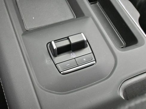 Used 2024 GMC Sierra 2500 Denali w/ Denali Reserve Package image 30