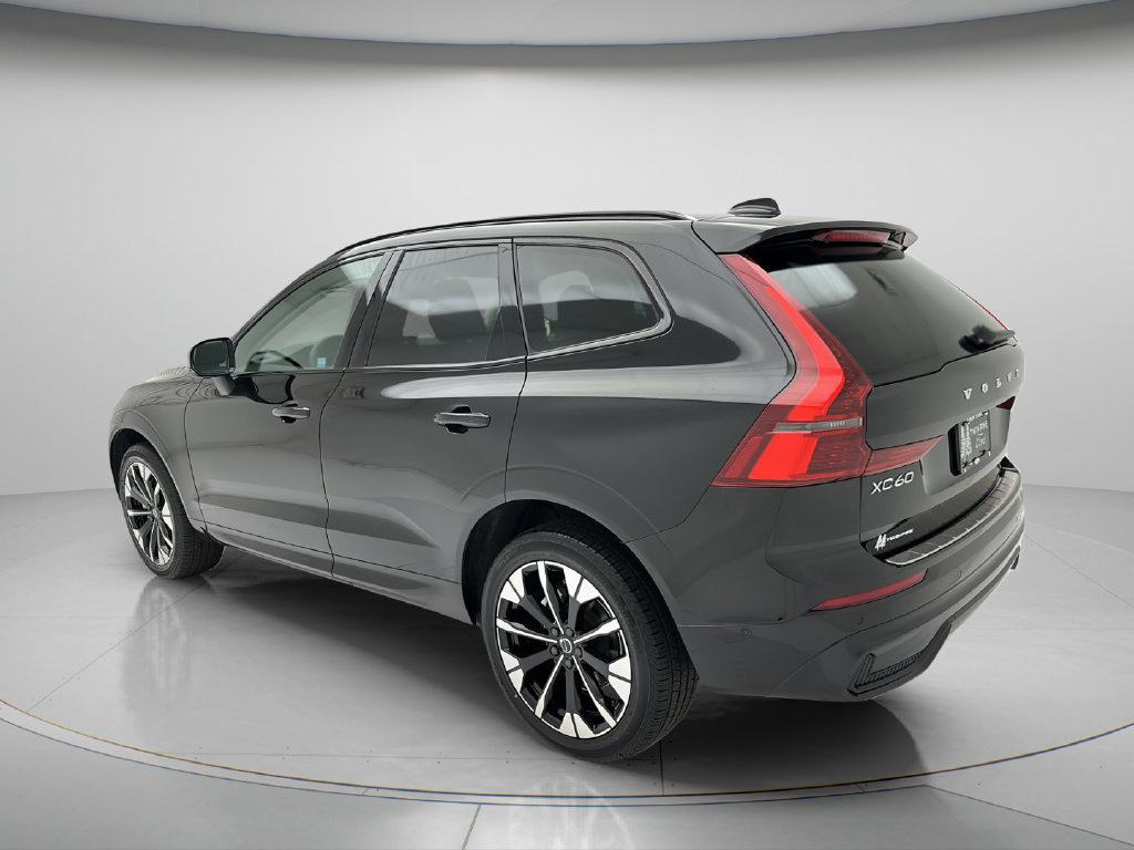Used 2026 Volvo XC60 B5 Plus AWD/4WD image 4