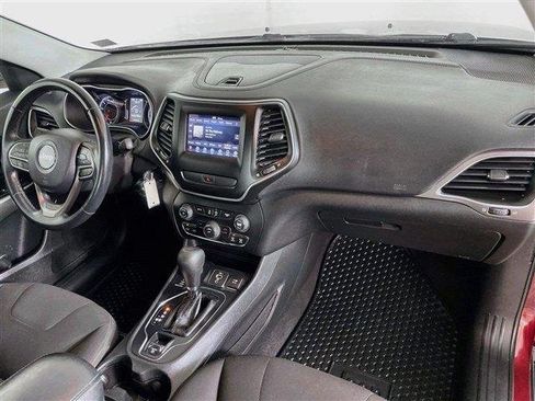 Used 2019 Jeep Cherokee Latitude w/ Cold Weather Group AWD/4WD image 29