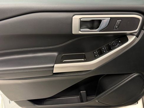 Used 2024 Ford Explorer XLT w/ Class IV Trailer Tow Package image 11