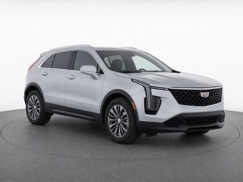Used 2024 Cadillac XT4 Premium Luxury w/ Cold Weather Package AWD/4WD image 2