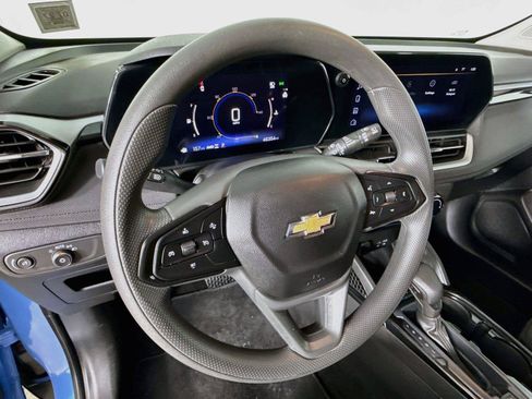 Used 2024 Chevrolet TrailBlazer LS w/ LS Convenience Package AWD/4WD image 13