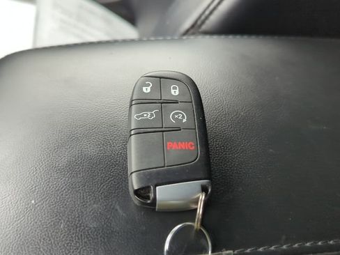 Used 2019 Jeep Grand Cherokee Limited image 19