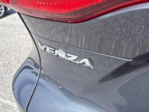 Used 2024 Toyota Venza Limited AWD/4WD image 7