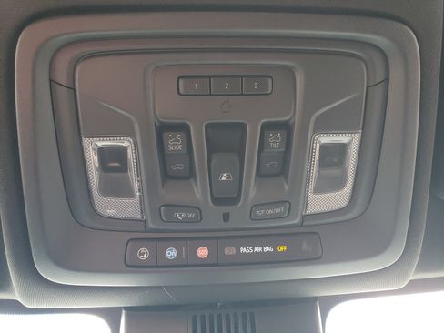 Used 2022 GMC Sierra 1500 AT4 w/ AT4 Premium Package image 26