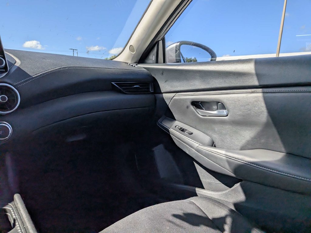 Used 2025 Nissan Sentra SV FWD image 13