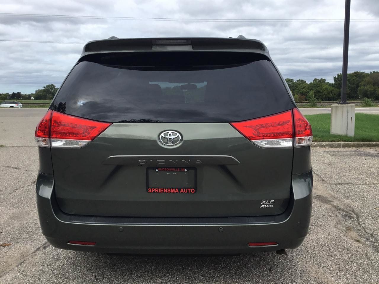 Used 2013 Toyota Sienna XLE w/ Entertainment Pkg AWD/4WD image 8
