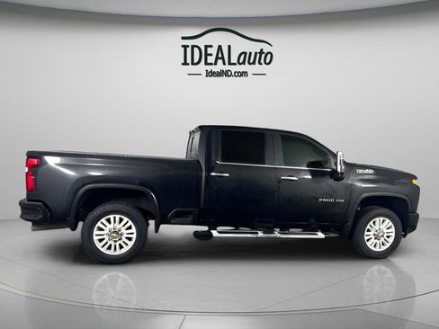 Used 2022 Chevrolet Silverado 2500 High Country w/ Z71 Off-Road Package image 4
