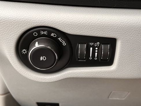 Used 2017 Chrysler Pacifica Touring-L Plus image 22