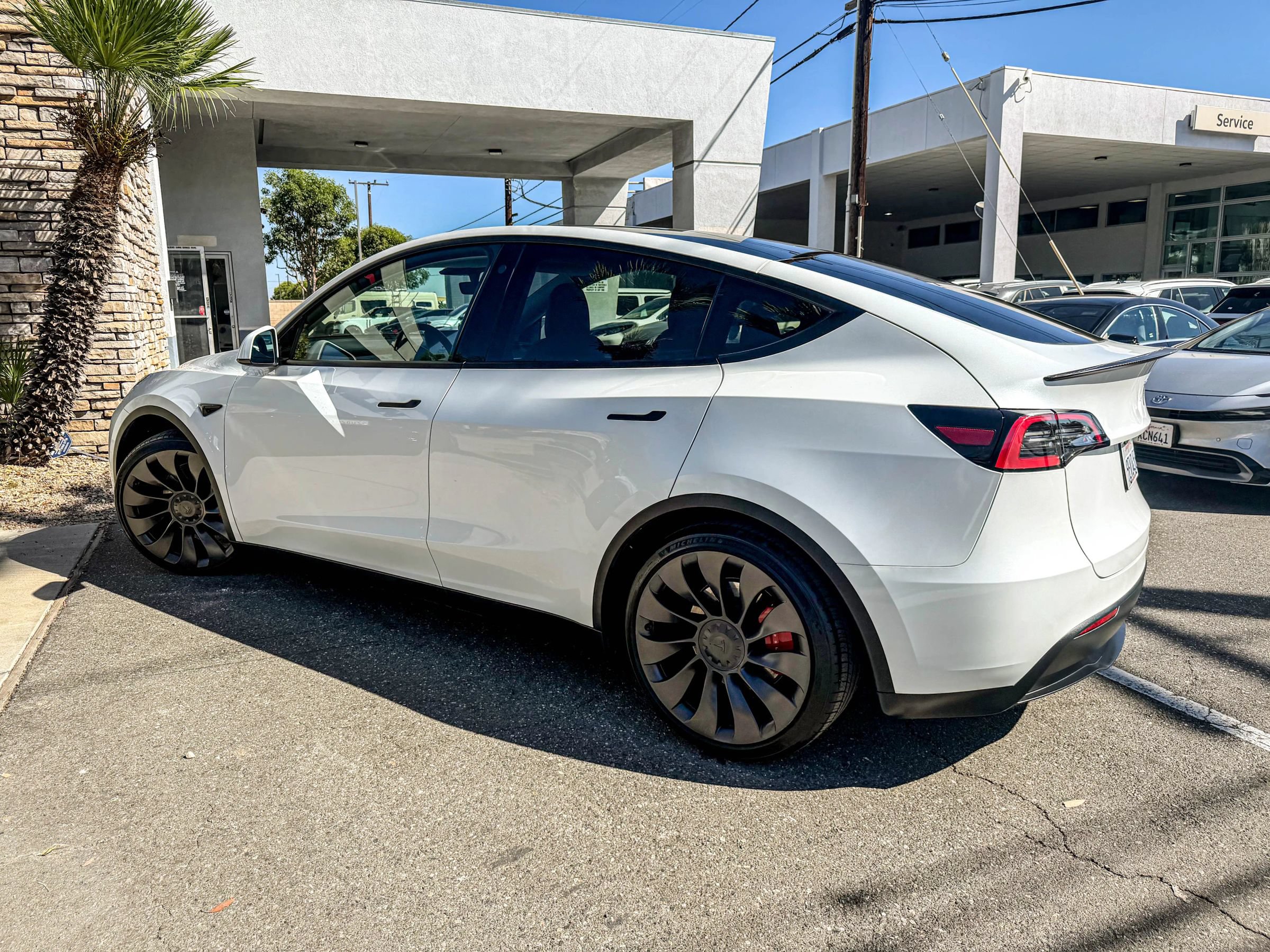 Used 2023 Tesla Model Y Performance AWD/4WD image 4